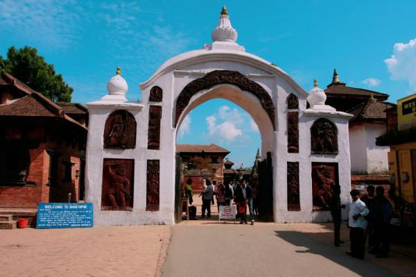 東南亞貧窮小國,把中國遊客當提款機,當地小孩見到就伸手要錢 東南亞貧窮小國,把中國遊客當提款機,當地小孩見到就伸手要錢