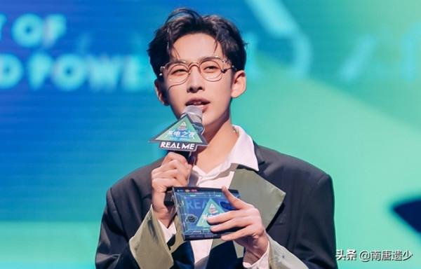 芒果雙11晚會主持陣容公佈，兩大臺柱帶四小年輕，齊思鈞再獲重用