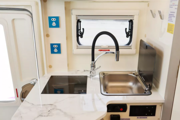 旌航2021星艦款 進口依維柯底盤 大額頭雙拓展 高階材質精緻範兒 旌航2021星艦款 進口依維柯底盤 大額頭雙拓展 高階材質精緻範兒