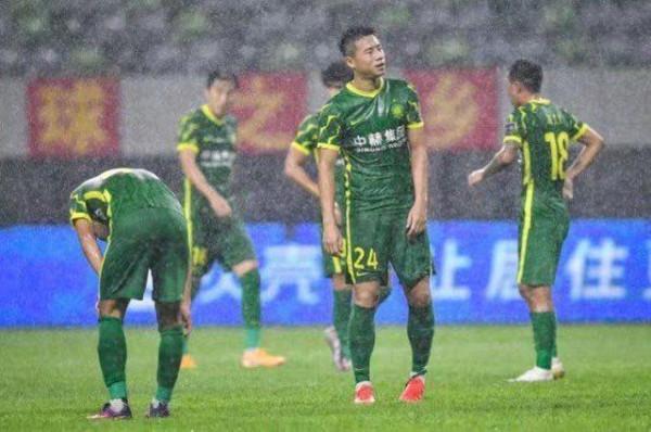 上午10點！足協做出爭議決定：中超遭毀滅性打擊，球迷罵聲一片