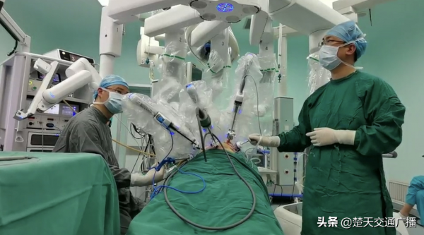 三月內查出兩大腫瘤“機器人手術”排隱憂 三月內查出兩大腫瘤“機器人手術”排隱憂