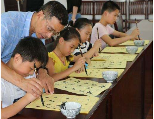 高中生“刺蝟”字型火了,筆畫工整又好像帶刺,老師:不敢多看 高中生“刺蝟”字型火了,筆畫工整又好像帶刺,老師:不敢多看