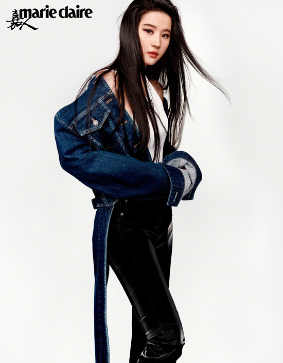 劉亦菲極簡風大片釋出 無袖針織衫&plus;皮褲酷颯利落