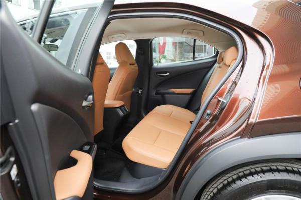 豪華緊湊級SUV，解讀雷克薩斯UX