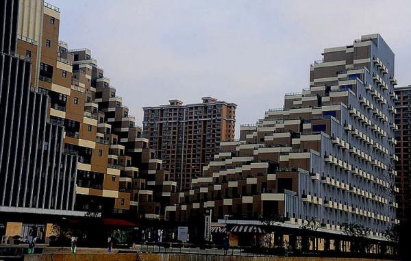 崑山一奇怪打卡建築地，像是方格積木又像金字塔，震撼極具科技感