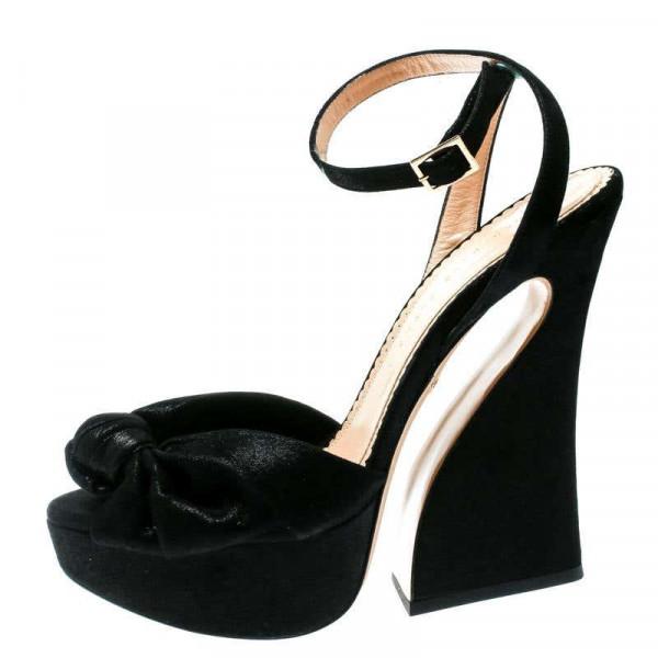 國際電影節為我們帶來大量來自 Louboutin、Aquazzura 的鞋履