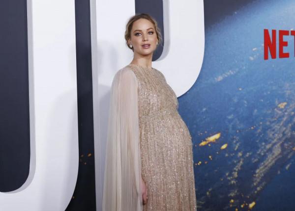 懷孕後浮腫發福的她們，怎麼反而更美了？