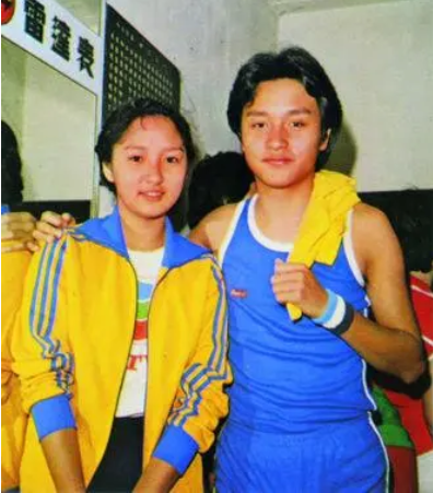 成龍苦追她8年，跟男友相戀26年不結婚，米雪如今怎樣了？