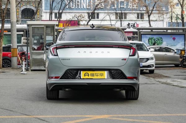 極狐阿爾法S：顏值不錯，來看看配置和實力如何