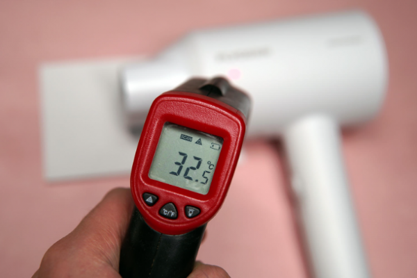 小巧可愛風兒柔，讓孩子更能接受的飛科 FLYCO 電吹風機上手評測