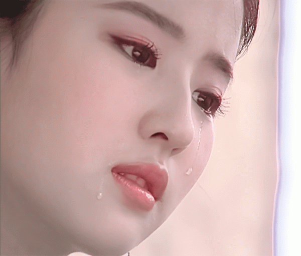 劉亦菲 一整個仙女下凡的大動作