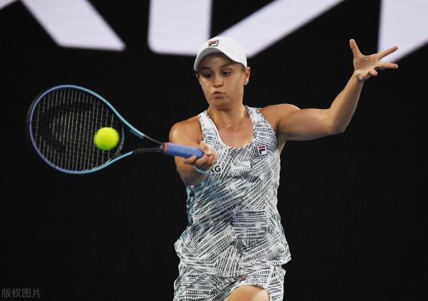 澳網，&OpenCurlyDoubleQuote;巴奶奶&rdquo;打崩猛女，攜手壞小子讓澳洲觀眾樂瘋了，真盛況