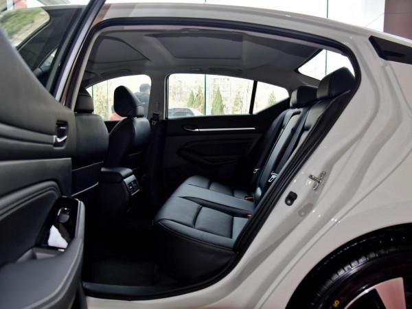 座椅舒服還省油,B級車銷量王,實拍天籟 座椅舒服還省油,B級車銷量王,實拍天籟