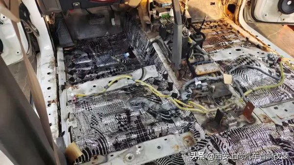 給你一個健康的駕乘環境,三菱帕傑羅升級德國彩虹音響&;全車隔音 給你一個健康的駕乘環境,三菱帕傑羅升級德國彩虹音響&;全車隔音