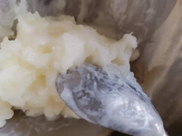 懶人甜品分享——脆皮炸鮮奶，外酥裡嫩，味道可與店裡的媲美