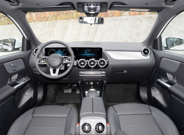 賓士GLA降至18.17萬元起,1.3T四缸發動機,標配主動剎車 賓士GLA降至18.17萬元起,1.3T四缸發動機,標配主動剎車