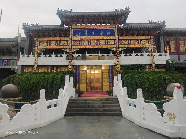 一路走來一路拍，只是想把美景分享給朋友們