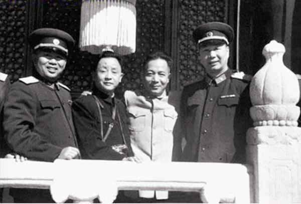 楊得志下連隊體驗生活，一次下意識的槍支拆解，差點暴露身份