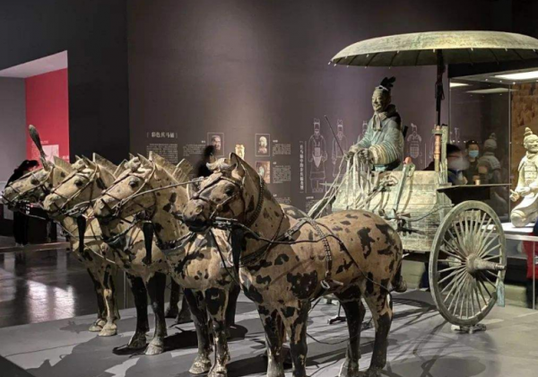 考古家在偏僻村莊,挖出一座古墓,3歲孩童手戴3000年前“龍鐲” 考古家在偏僻村莊,挖出一座古墓,3歲孩童手戴3000年前“龍鐲”