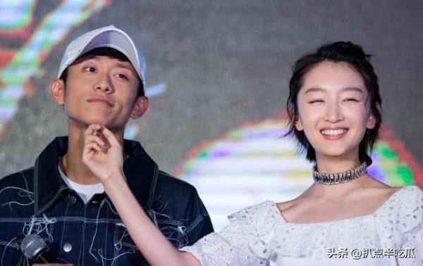 從“小黃鴨”到“時髦精”:周冬雨的10年鉅變,不靠整容靠什麼? 從“小黃鴨”到“時髦精”:周冬雨的10年鉅變,不靠整容靠什麼?