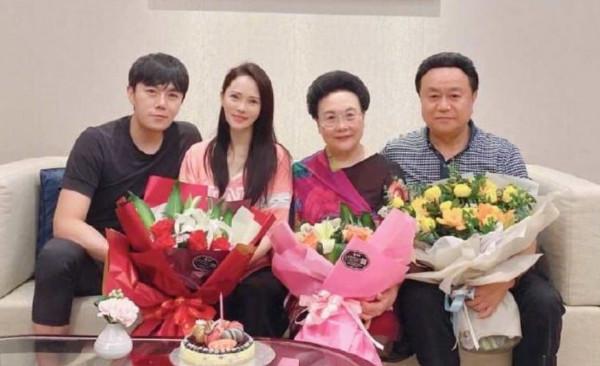 打臉前夫，再婚迎來&OpenCurlyDoubleQuote;第二春&rdquo;，這8位女星個個被老公寵上天
