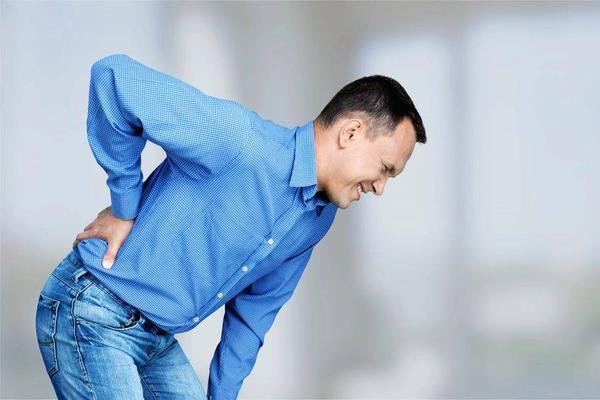 腰椎受損後，務必要積極做好這3件事，以免病情不斷髮展加重