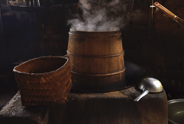 白酒待遇差別大，五糧液“再現”金雞電影節，這些好酒卻冷落一旁