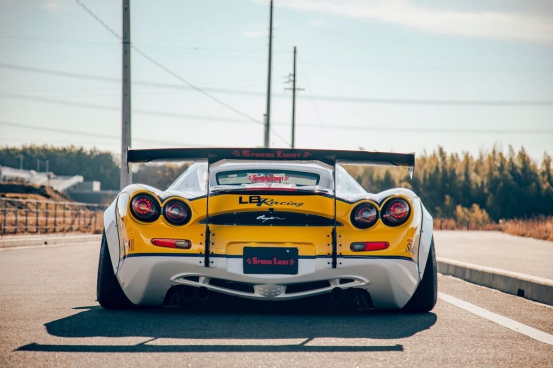 光岡·大蛇重獲新生，Liberty Walk推出全新寬體套件