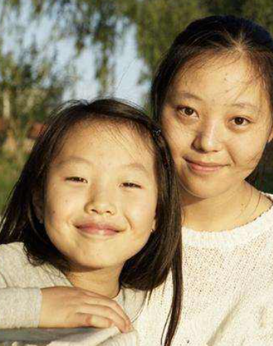 任程偉：成名後把患難妻子當成寶，兩個女兒很幸福