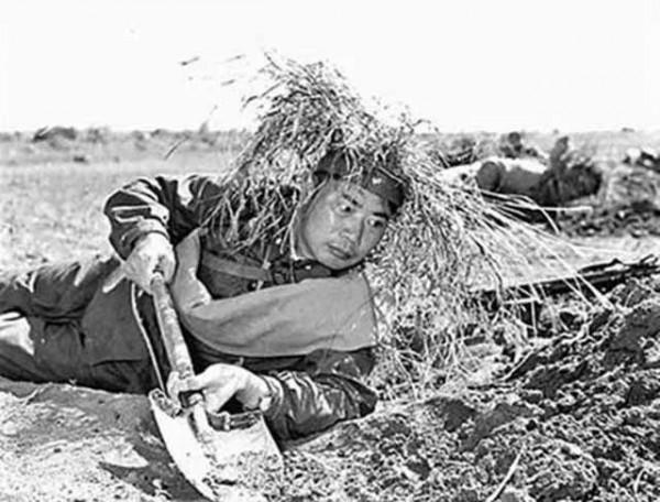 58年楊得志化名下連隊，因槍械拆解暴露身份：要求繼續留下當新兵