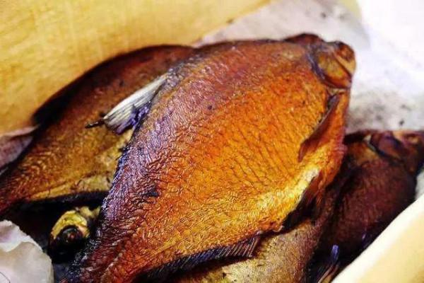 製作“燻草魚”及“燻鯉魚”步驟操作 製作“燻草魚”及“燻鯉魚”步驟操作