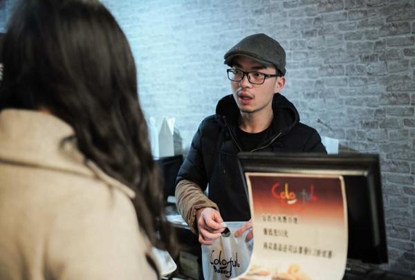 黃曉斌：浙江醫學院高材生，本碩連讀7年，為何最終跑去開面包店