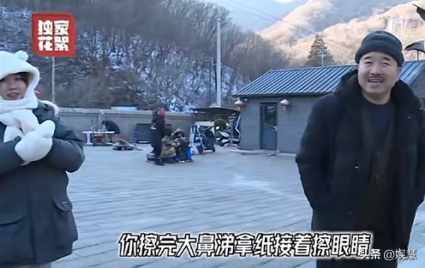 《鄉村愛情14》王小利迴歸首秀花絮，用擦完鼻涕的紙擦眼睛被嘲笑