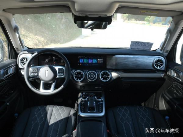 北京BJ40丨有三把鎖/可拆頂棚/2.3T動力 還只要15.98萬起? 北京BJ40丨有三把鎖/可拆頂棚/2.3T動力 還只要15.98萬起?