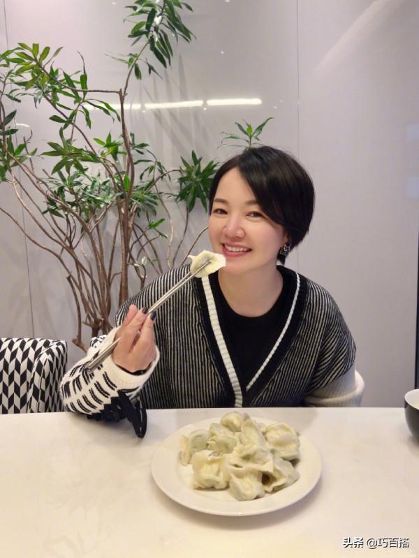 阿雅好優雅啊！清淡妝容基礎造型，成熟女人的美算是被她玩明白了