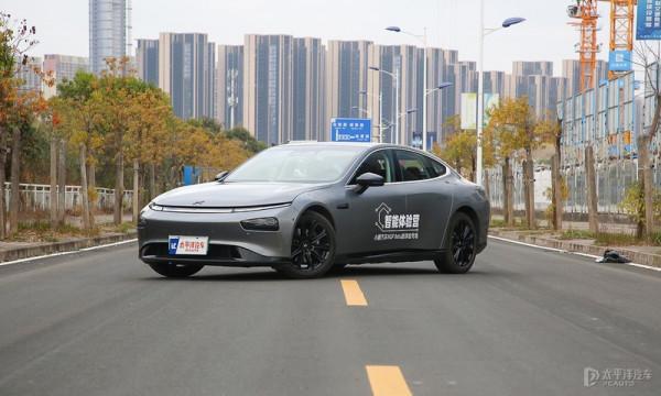 國貨之光?特斯拉這次被小鵬打敗,看完真輸得不冤 國貨之光?特斯拉這次被小鵬打敗,看完真輸得不冤