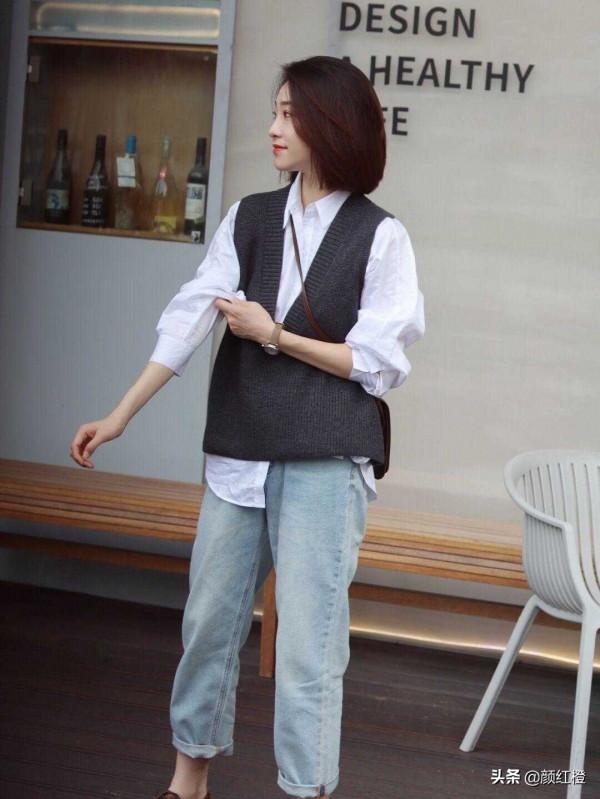 這才是“馬甲”的正確穿法，保暖又洋氣，幾種搭配讓你氣質翻倍