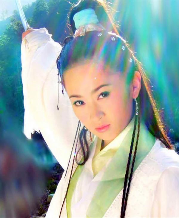 演章子怡丫鬟出道，她還是《七仙女》的青兒，35歲就結婚退圈了