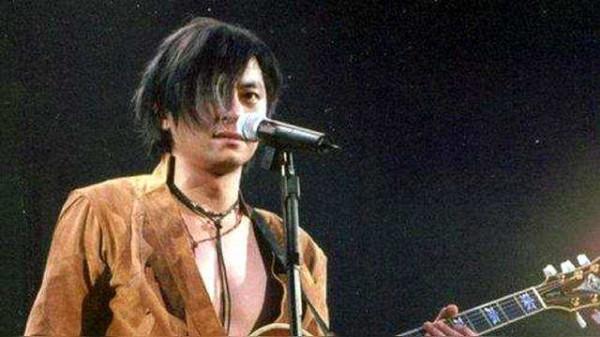 齊秦、王傑跌下神壇:長江後浪推前浪,歌壇容不下“過氣天王”? 齊秦、王傑跌下神壇:長江後浪推前浪,歌壇容不下“過氣天王”?