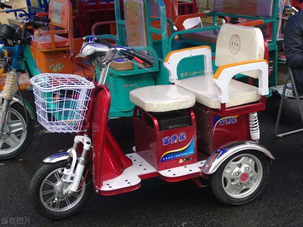 “接娃電動車”用不用考駕照？回覆來了，保險、上牌問題也已有解