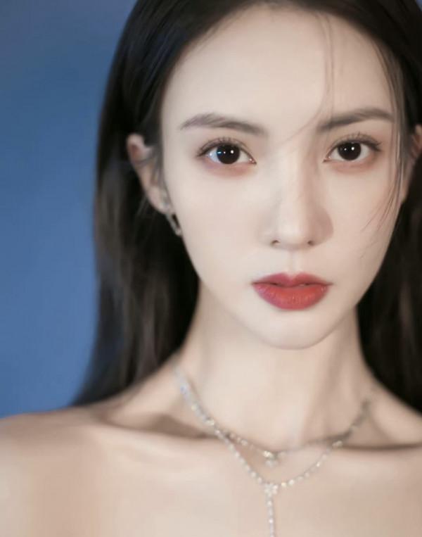 寡淡系長相：明明該化的妝一樣沒少，但就是不好看