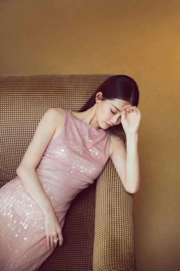 苗苗，真的美麗，鄭凱的家屬，估計鄭凱在偷著樂