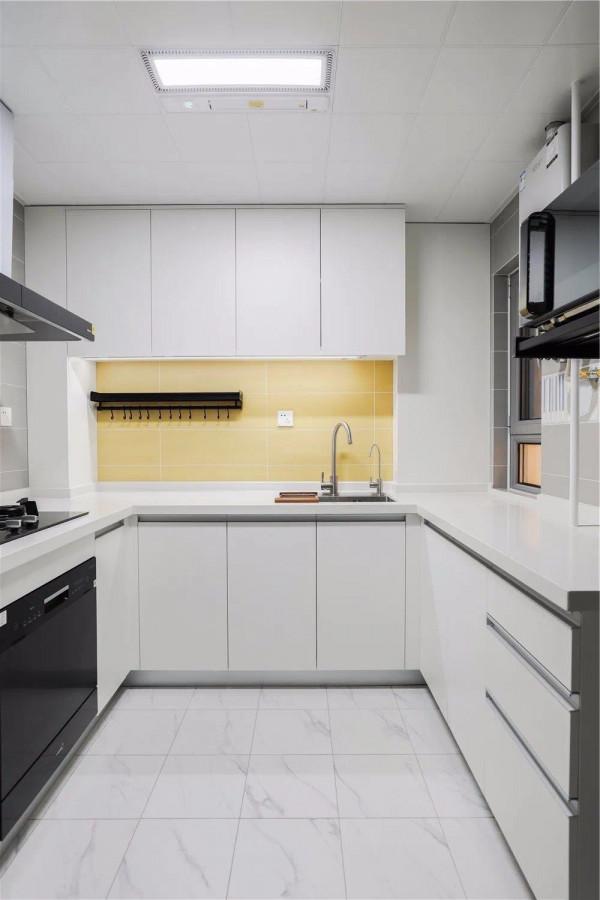 還有人不知道廚房牆磚咋選？3類磚對比，大小顏色終結你所有煩惱