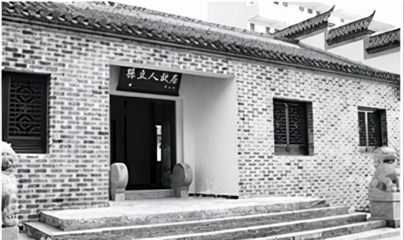 中國軍神：擊斃日本3.3萬，勝利後遭軟禁33年，至今棺槨未入土