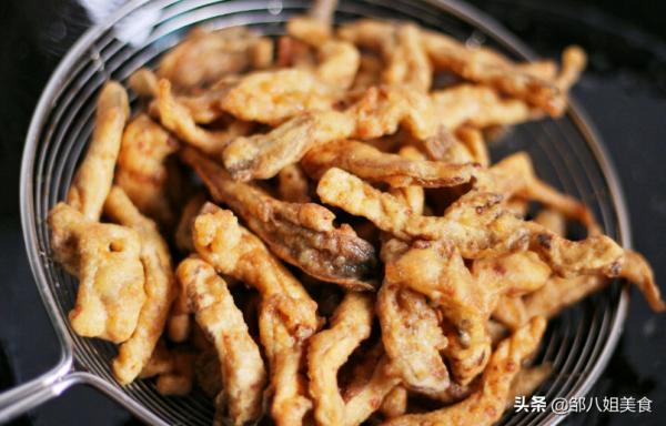 炸蘑菇，做好“4個步驟”，出鍋後酥脆不回軟，比吃肉都香