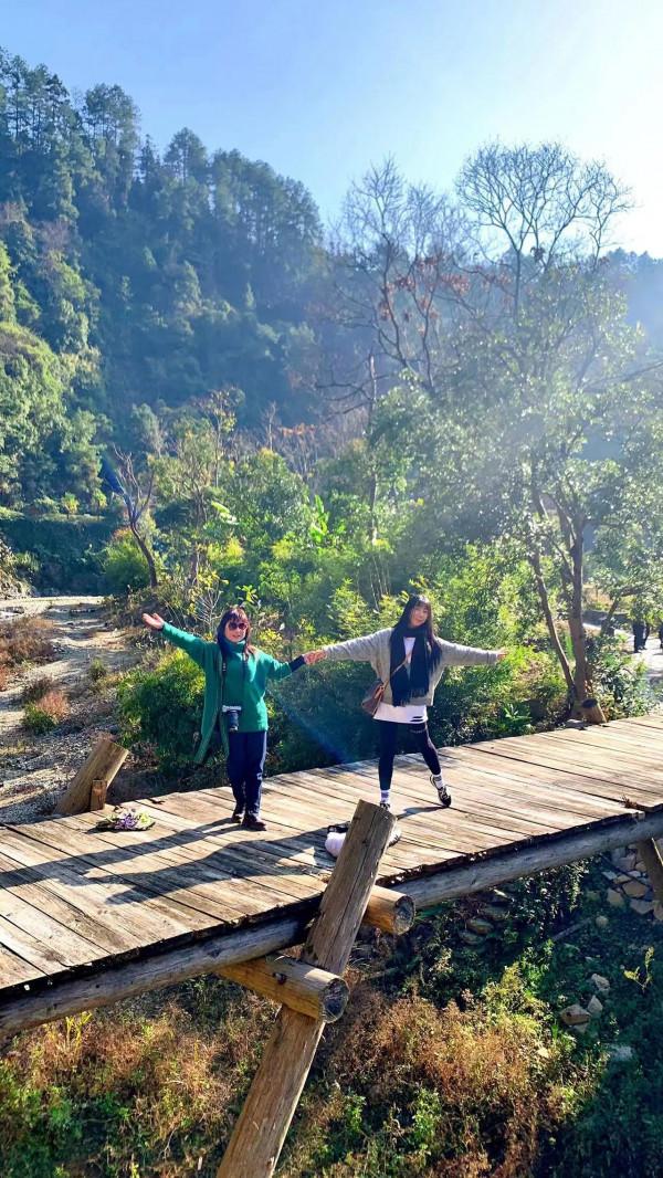 昨天有一夥人在這裡幹……