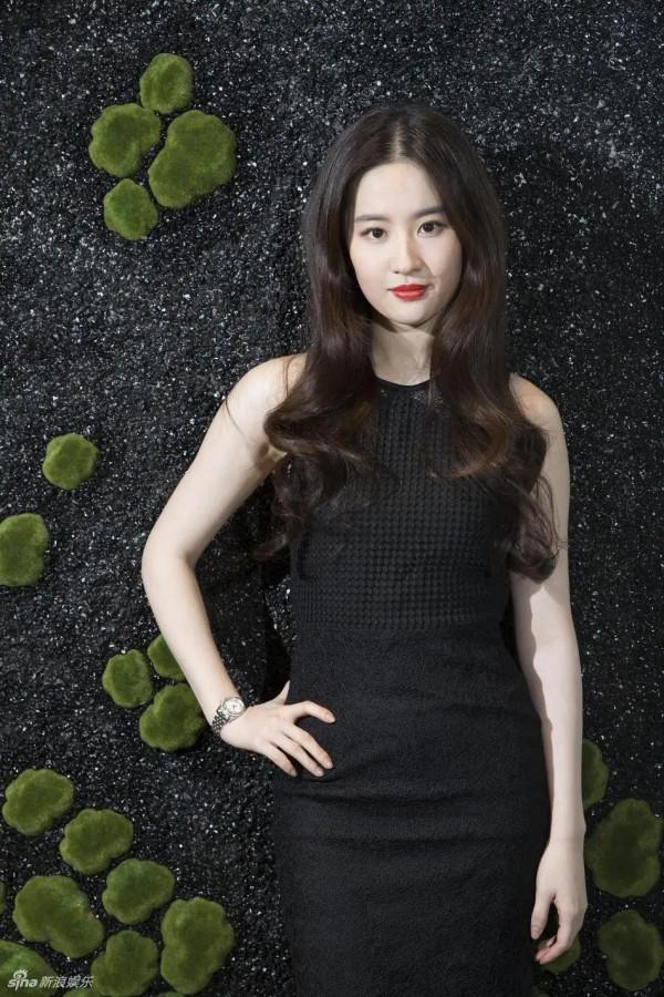 神仙劉亦菲變阿姨了