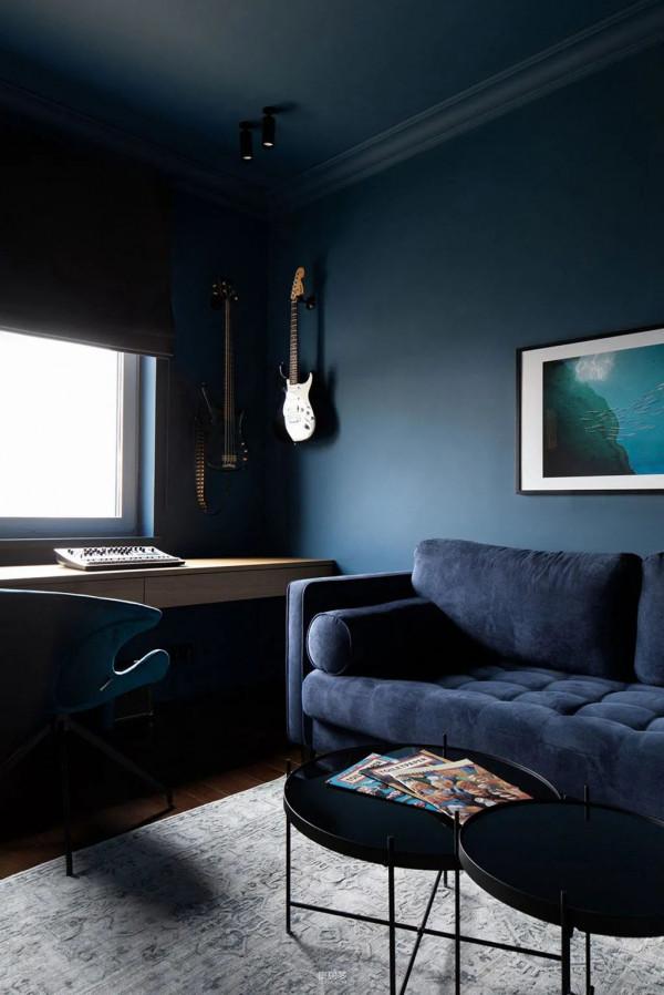 一對年輕夫婦任由室內工作室大膽創新的家 一對年輕夫婦任由室內工作室大膽創新的家