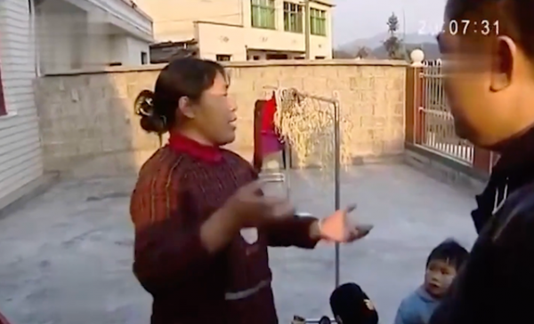 結婚當天新娘落跑，男方家索要彩禮，女方父親：最多退2萬