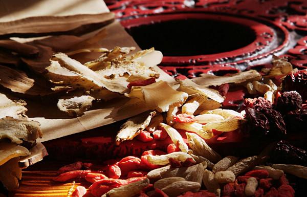 怕熱、手腳心愛出汗，陰虛體質？不用慌，中醫教你如何正確調養